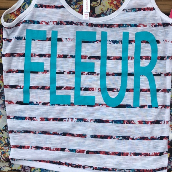 XHILARATION CROPPED FLORAL STRIPED MULTICOLOR LOOSE SLEEVELESS TOP SZ M  NWT - Picture 6 of 7